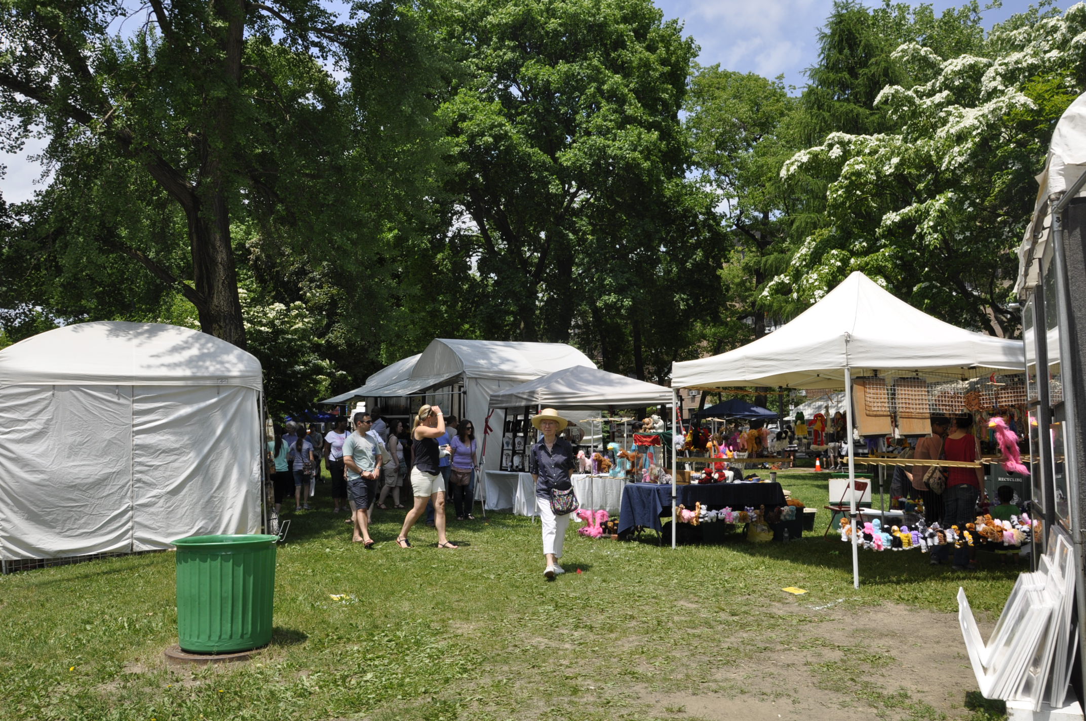 Art Show and more flags 004